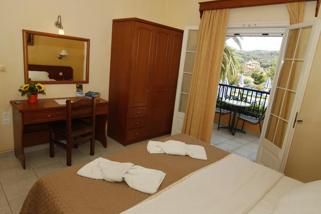 Perros Hotel Agios Stefanos Avliotes  Pokój zdjęcie