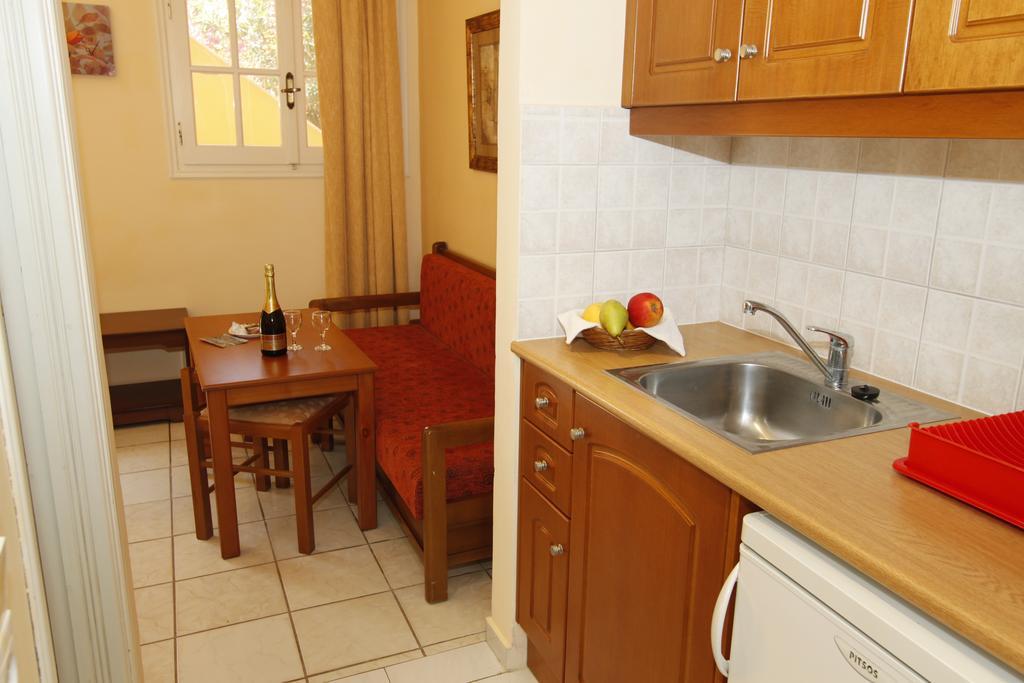 Perros Hotel Agios Stefanos Avliotes  Pokój zdjęcie