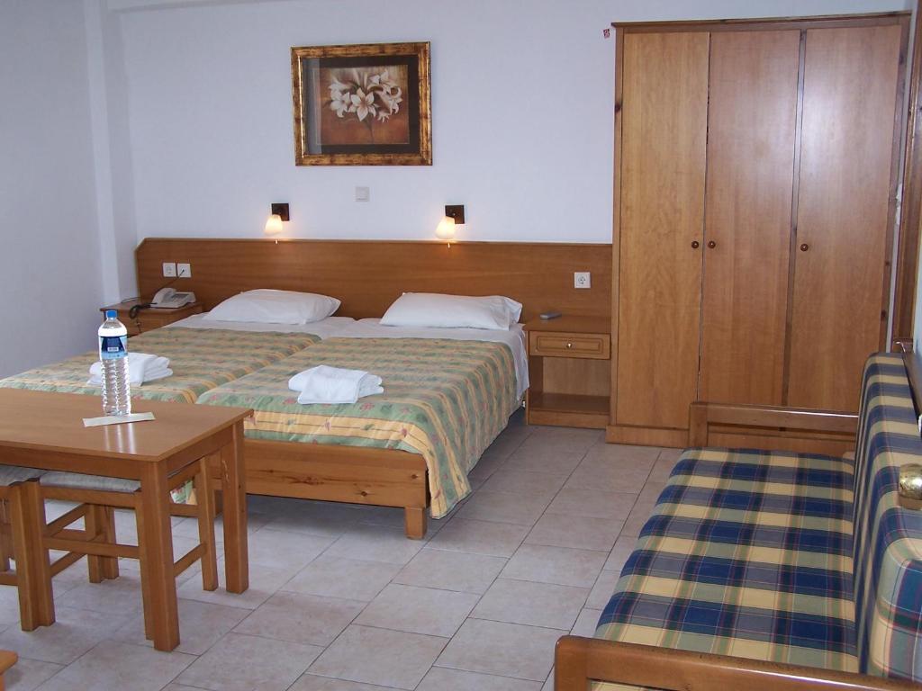 Perros Hotel Agios Stefanos Avliotes  Pokój zdjęcie