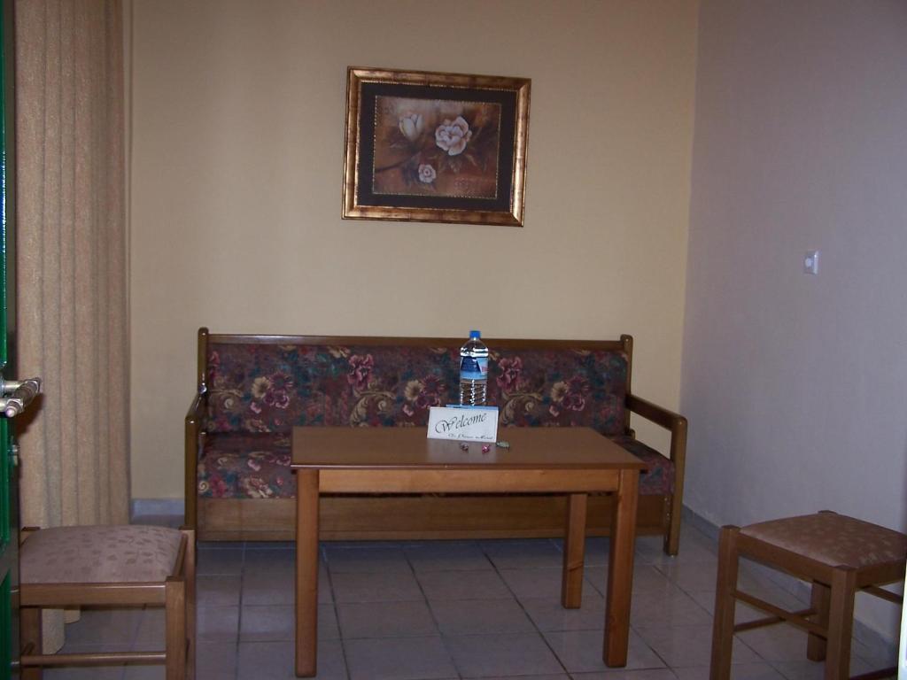 Perros Hotel Agios Stefanos Avliotes  Pokój zdjęcie
