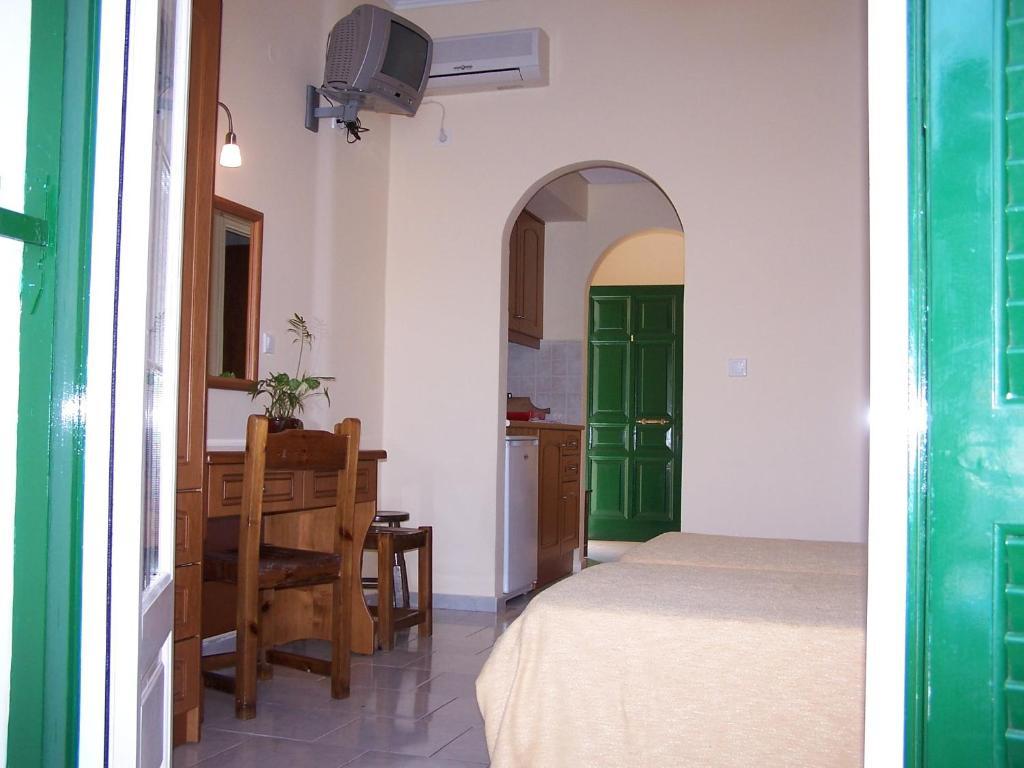 Perros Hotel Agios Stefanos Avliotes  Pokój zdjęcie