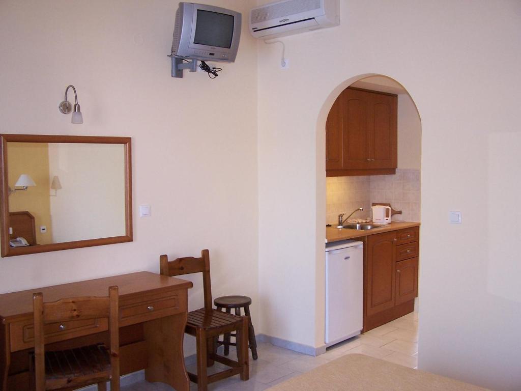 Perros Hotel Agios Stefanos Avliotes  Pokój zdjęcie