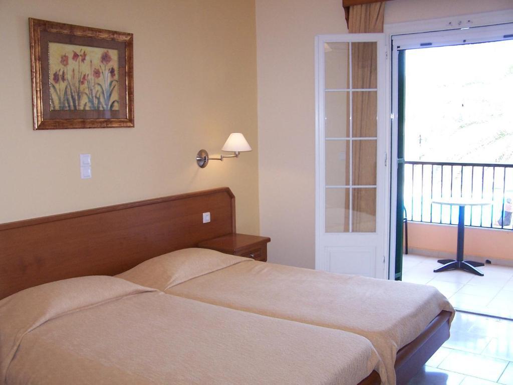 Perros Hotel Agios Stefanos Avliotes  Pokój zdjęcie